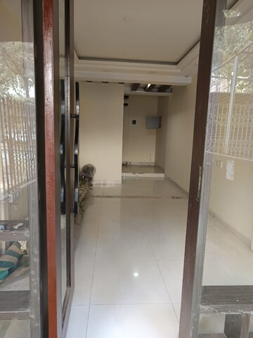 Commercial Shop 500 Sq.Ft. For Rent in Andheri West Mumbai  8003132