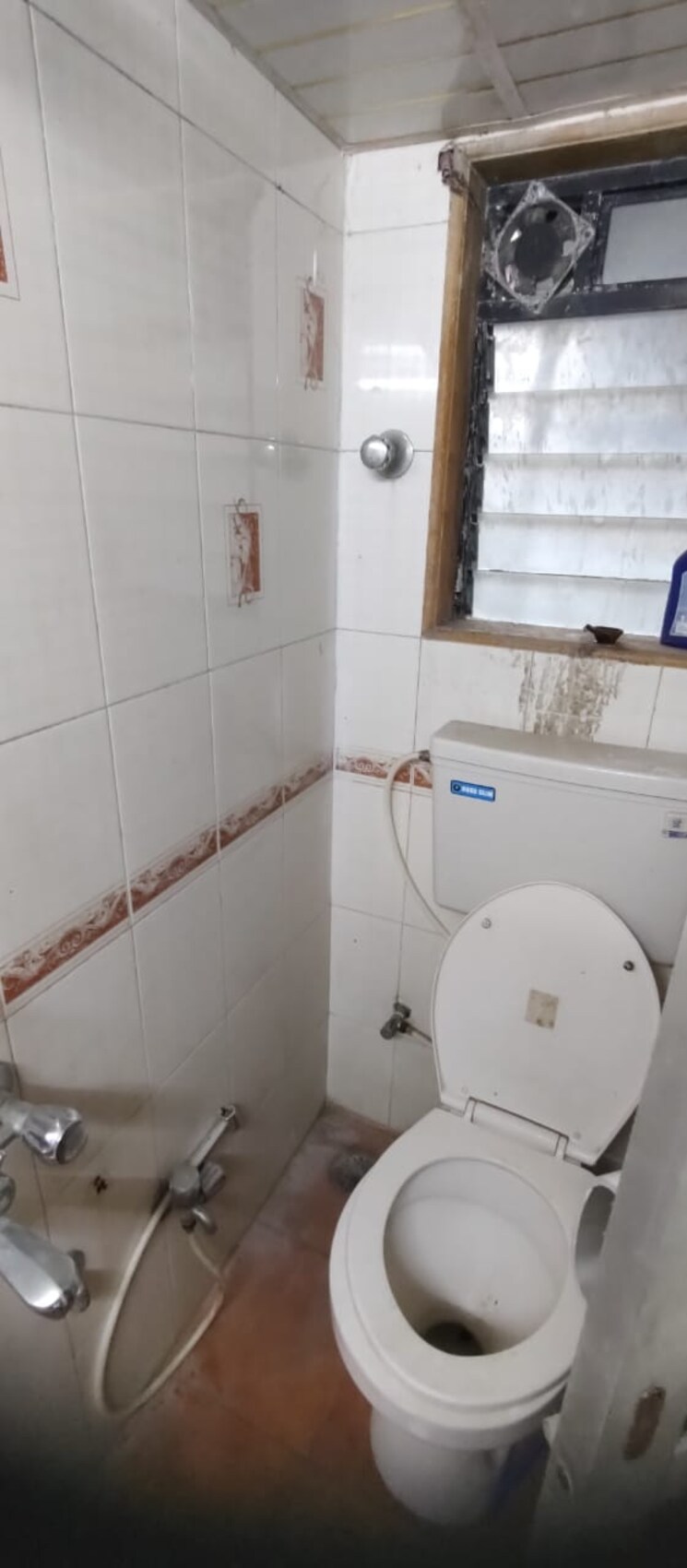 Bathroom, vile parle east 3 Bedroom 995 Sq.Ft. Apartment In Vile Parle East Mumbai 8003144