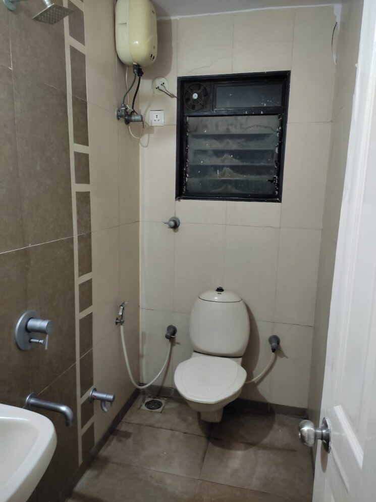Bathroom, sai-gunina-apartment 2 Bedroom 850 Sq.Ft. Apartment In Sanpada Navi Mumbai 8003133