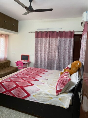 Room in 3 BHK Independent House at Sector 41 – for Sale