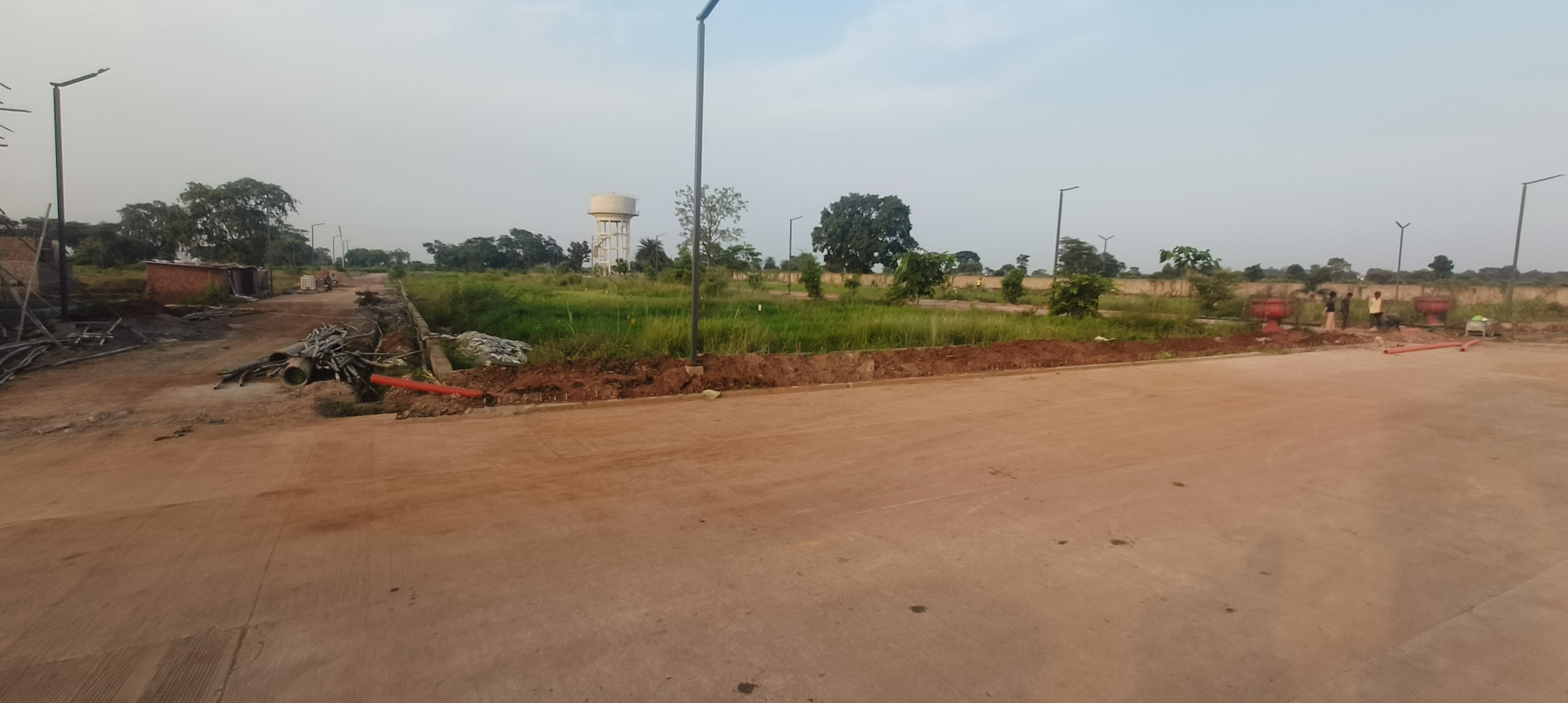 Plot For Sale in Royal Avenue 