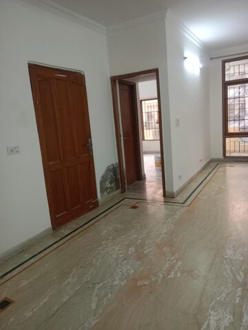 Room in 3.5 BHK Builder Floor at Ardee City, Sector 52 – for Rent