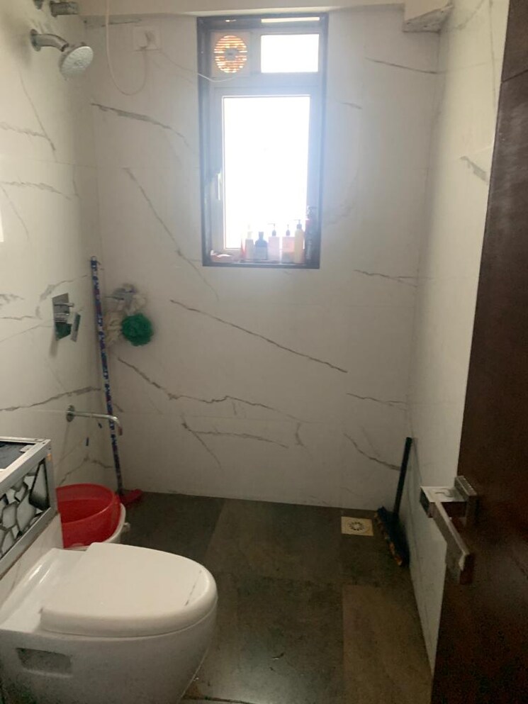 Bathroom, regent-jeevan-tara-chs 1 Bedroom 513 Sq.Ft. Apartment In Vile Parle East Mumbai 8003186