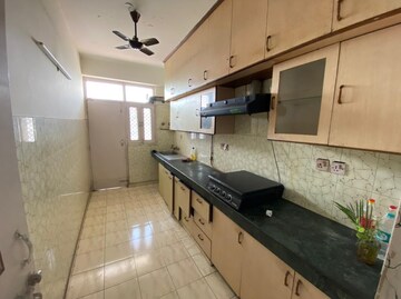 Master Bedroom in 3.5 BHK Builder Floor at Ardee City, Sector 52 – for Rent