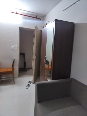 Room in 2 BHK Apartment at Sugee Atharva, Prabhadevi – for Rent