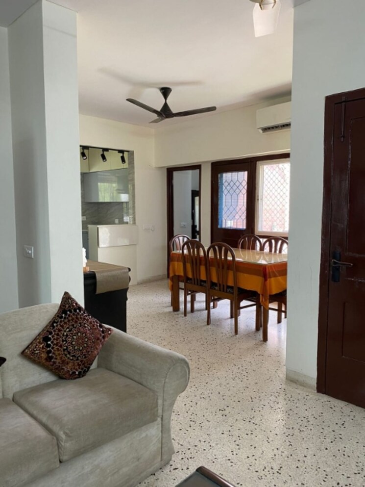 Living Room, rwa-apartments-sector-39 6 Bedroom 170 Sq.Mt. Independent House In Sector 39 Noida 8003208