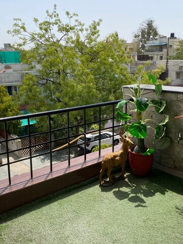 Balcony in 6 BHK Independent House at RWA Apartments Sector 39, Sector 39 – for Sale