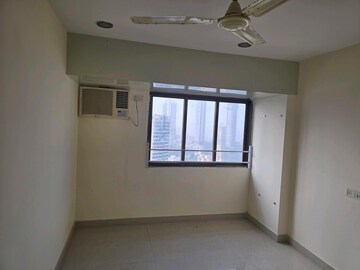 Room in 4 BHK Apartment at Chaitanya Tower, Prabhadevi – for Sale
