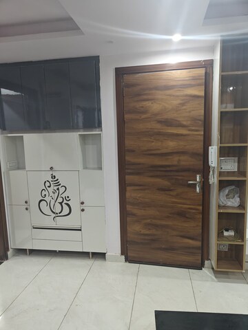 Furnished Amenities in 2 BHK Builder Floor at Dwarka Mor – for Rent