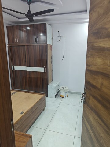 Furnished Amenities in 2 BHK Builder Floor at Dwarka Mor – for Rent