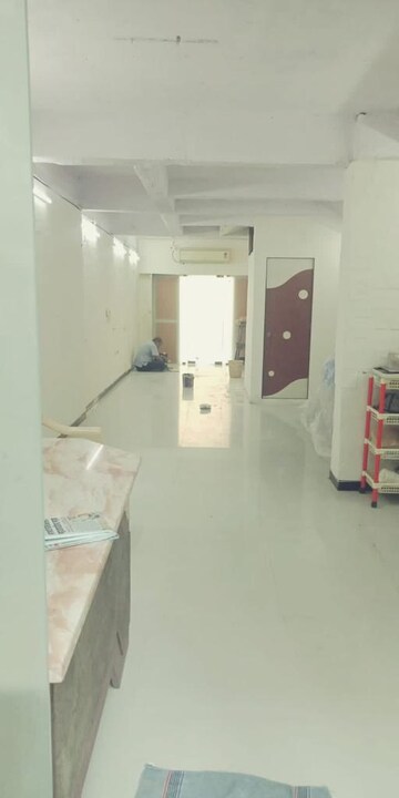  Shop For Rent in Andheri West