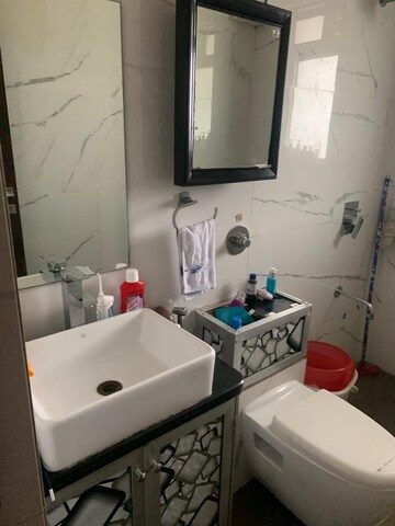Master Bedroom in 1 BHK Apartment at Shamik Marvel, Vile Parle East – for Sale
