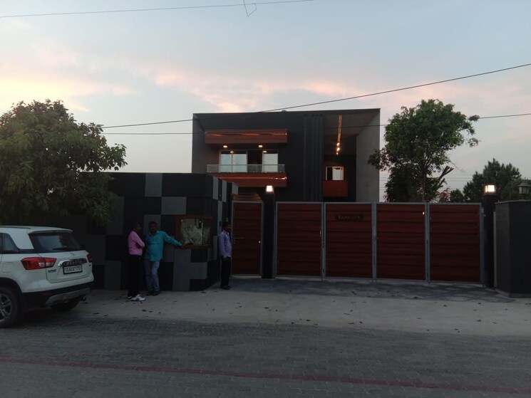 Exterior View, gaur city 2 3 Bedroom 2016 Sq.Ft. Villa In Gaur City 2 Greater Noida 8003265