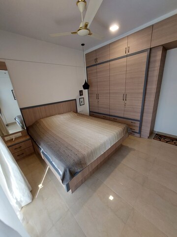 Room in 2 BHK Apartment at Mahindra Vicino, Andheri East – for Rent