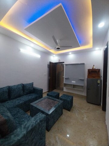 Living Room in 2.5 BHK Apartment at Paschim Vihar – for Rent