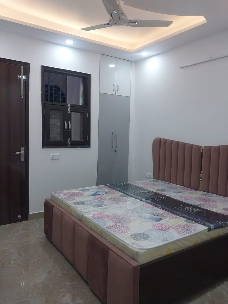 Bedroom, paschim vihar 2.5 Bedroom 84 Sq.Yd. Apartment In Paschim Vihar Delhi 8003279