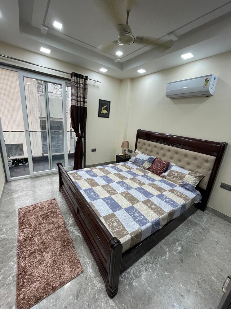 Bedroom, paschim vihar 2.5 Bedroom 84 Sq.Yd. Builder Floor In Paschim Vihar Delhi 8003310