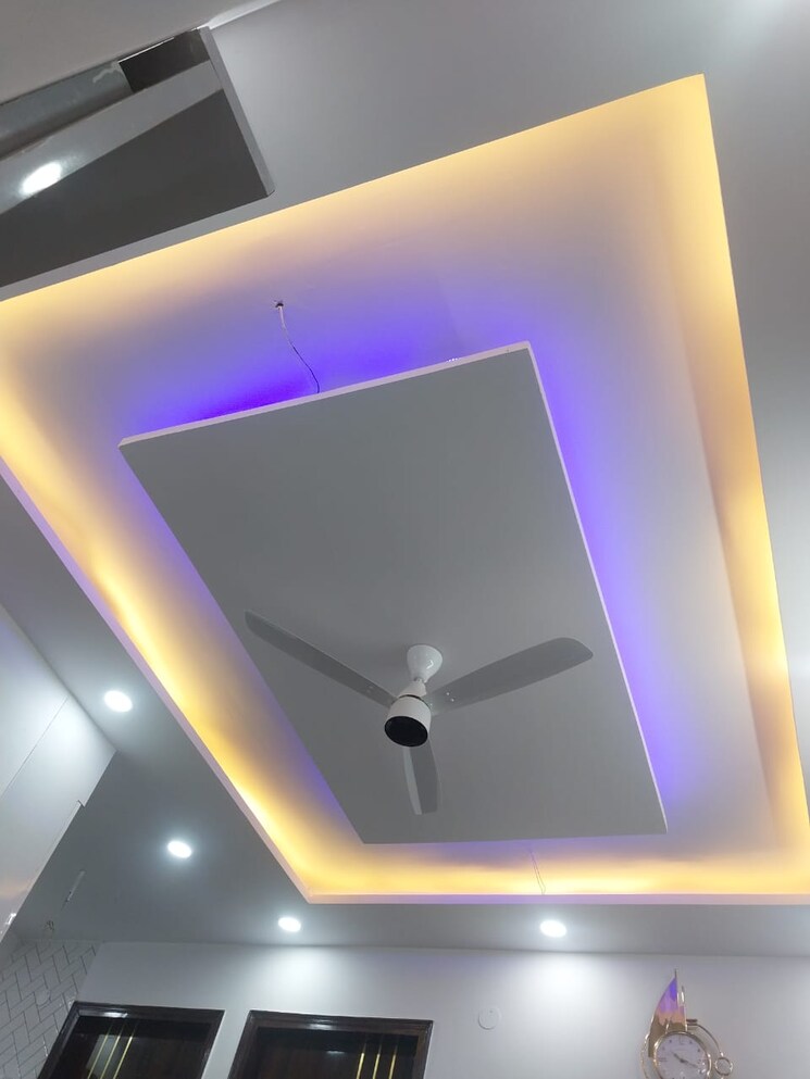 undefined, paschim vihar 2.5 Bedroom 80 Sq.Yd. Apartment In Paschim Vihar Delhi 8003326