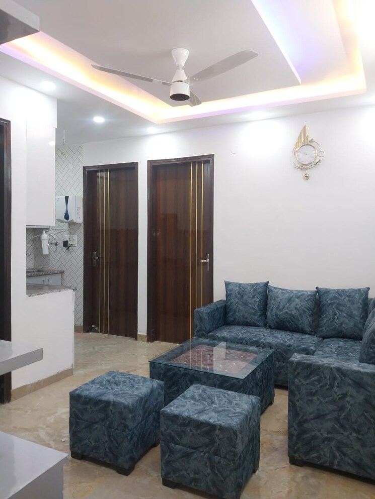 Living Room, paschim vihar 2.5 Bedroom 80 Sq.Yd. Apartment In Paschim Vihar Delhi 8003326
