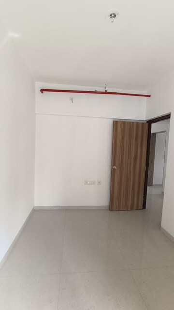 Room in 1 BHK Apartment at Avant Hillway, Goregaon East – for Rent
