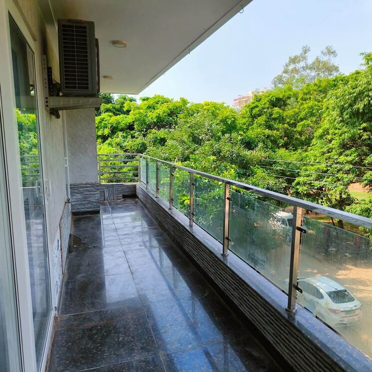 Balcony, sector 4 3 Bedroom 250 Sq.Yd. Builder Floor In Sector 4 Gurgaon 8003338