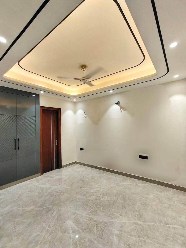 Room, sector 9 3 Bedroom 263 Sq.Yd. Builder Floor In Sector 9 Gurgaon 8003343