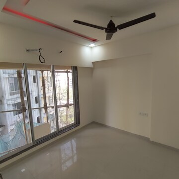 Room in 2 BHK Apartment at Avant Hillway, Goregaon East – for Rent