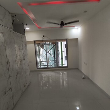 Room in 2 BHK Apartment at Avant Hillway, Goregaon East – for Rent