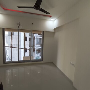 Room in 2 BHK Apartment at Avant Hillway, Goregaon East – for Rent