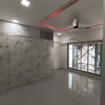 Room in 2 BHK Apartment at Avant Hillway, Goregaon East – for Rent