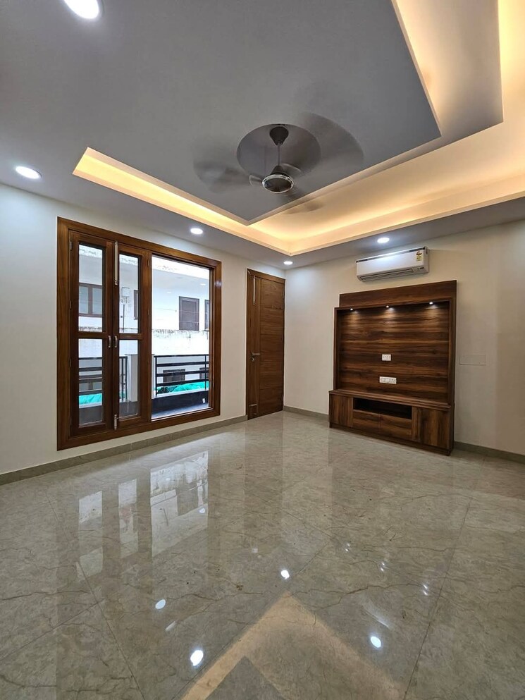 Room, sector 4 3 Bedroom 250 Sq.Yd. Builder Floor In Sector 4 Gurgaon 8003362