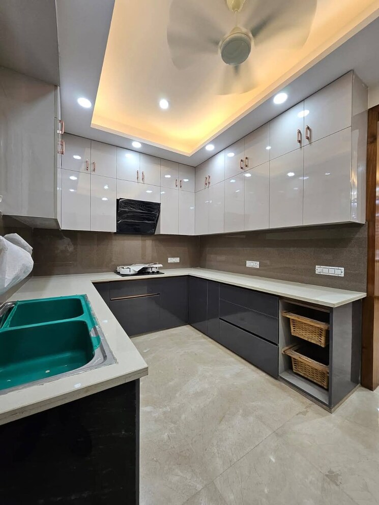 Kitchen, sector 4 3 Bedroom 250 Sq.Yd. Builder Floor In Sector 4 Gurgaon 8003362