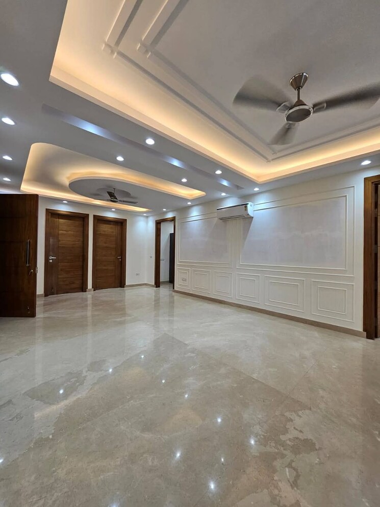 Room, sector 4 3 Bedroom 250 Sq.Yd. Builder Floor In Sector 4 Gurgaon 8003362