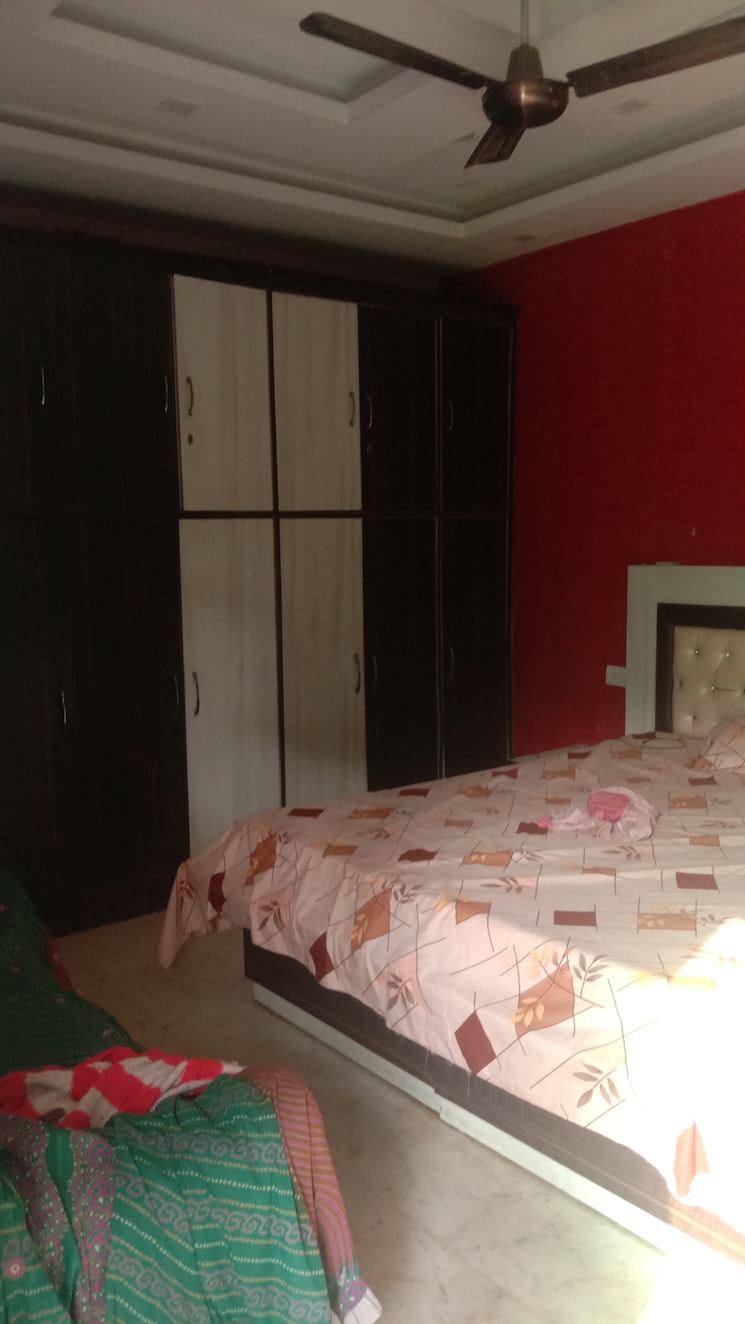 Bedroom, nehru nagar 3.5 Bedroom 200 Sq.Yd. Builder Floor In Nehru Nagar Ghaziabad 8003391