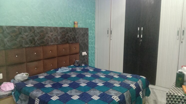 Bedroom, nehru nagar 3.5 Bedroom 200 Sq.Yd. Builder Floor In Nehru Nagar Ghaziabad 8003391