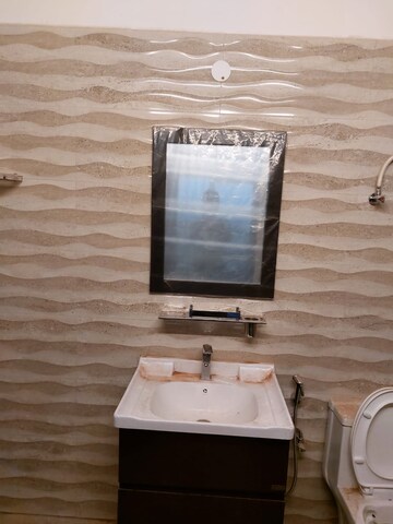 Furnished Amenities in 3.5 BHK Apartment at Elite Golf Green, Sector 79 – for Sale