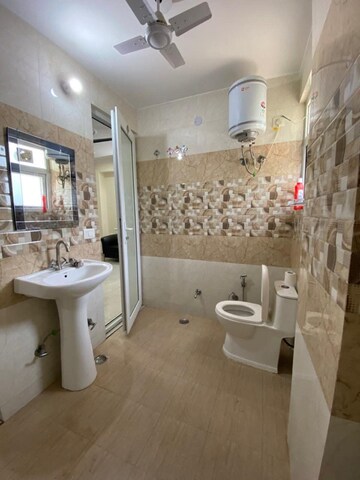 Bathroom in 1 BHK Builder Floor at Ansal Plaza Sector-23, Palam Vihar – for Rent