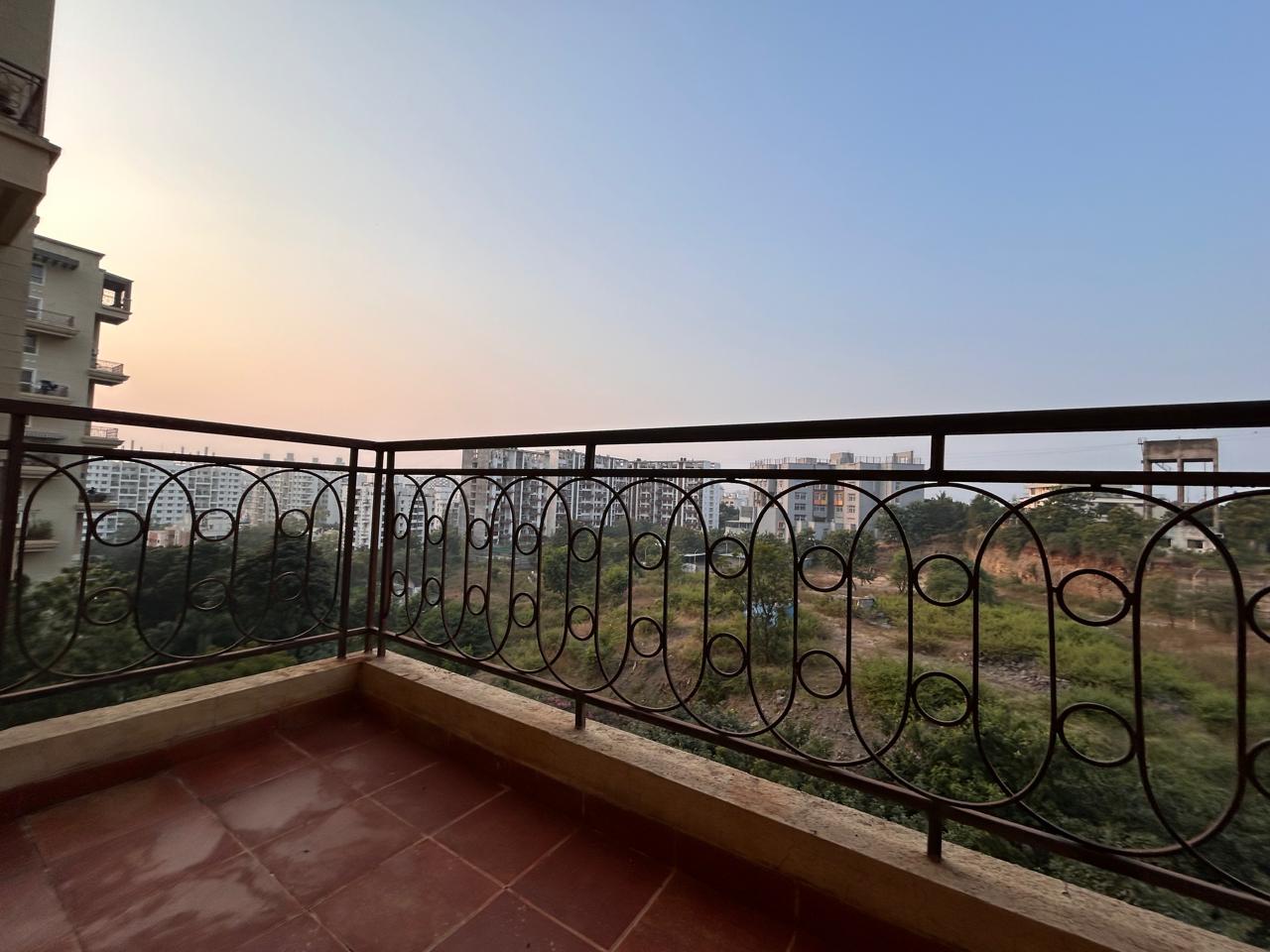 1 BHK + Extra Room Apartment For Sale in Nyati Eternity