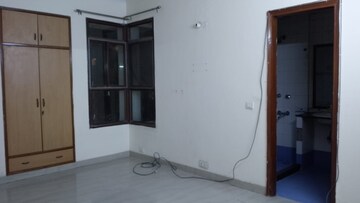 Room in 3 BHK Villa at Eros Rosewood Villas, Sector 50 – for Rent