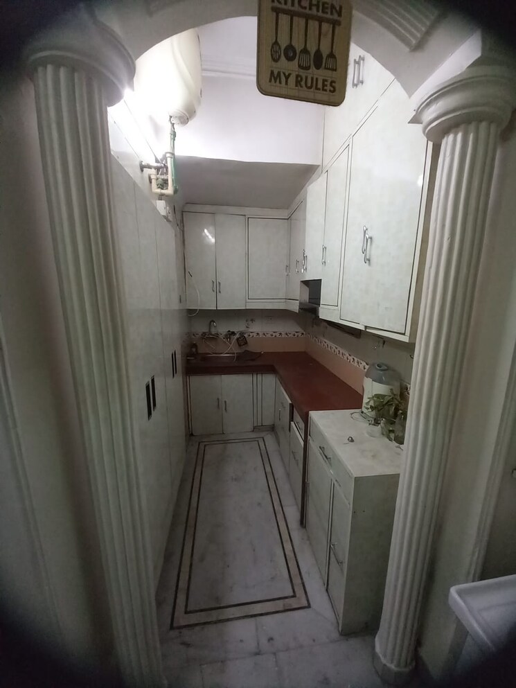 Kitchen, paschim vihar 2.5 Bedroom 84 Sq.Yd. Builder Floor In Paschim Vihar Delhi 8003513