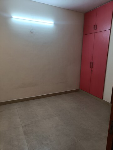 Room in 2.5 BHK Apartment at Ip Extension – for Rent