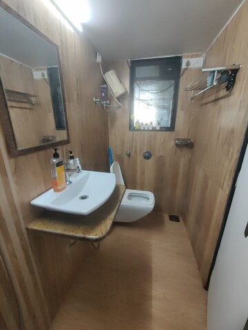 Master Bedroom in 2 BHK Apartment at Orchid Enclave CHS, Andheri East – for Rent