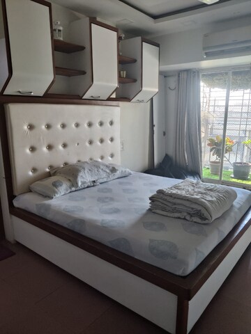 Bedroom in 2 BHK Apartment at Orchid Enclave CHS, Andheri East – for Rent