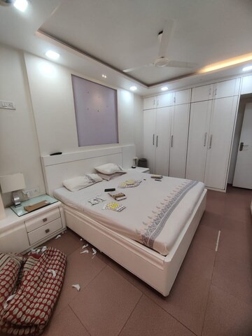 Bedroom in 2 BHK Apartment at Orchid Enclave CHS, Andheri East – for Rent