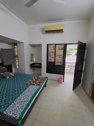  4 BHK Villa at Ambawadi – for Rent