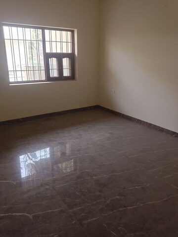 Master Bedroom in 2 BHK Builder Floor at Sector 9a – for Rent