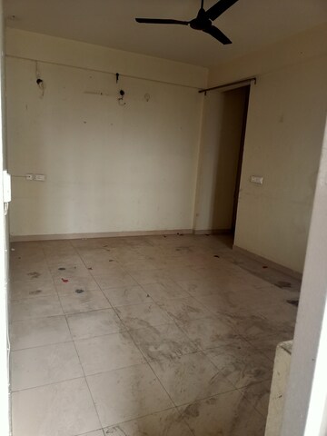 Room in 3 BHK Apartment at Auric City Homes, Sector 82 – for Rent