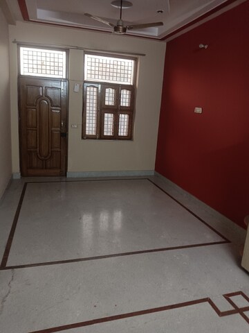 Room in 2 BHK Builder Floor at Sector 9 – for Rent