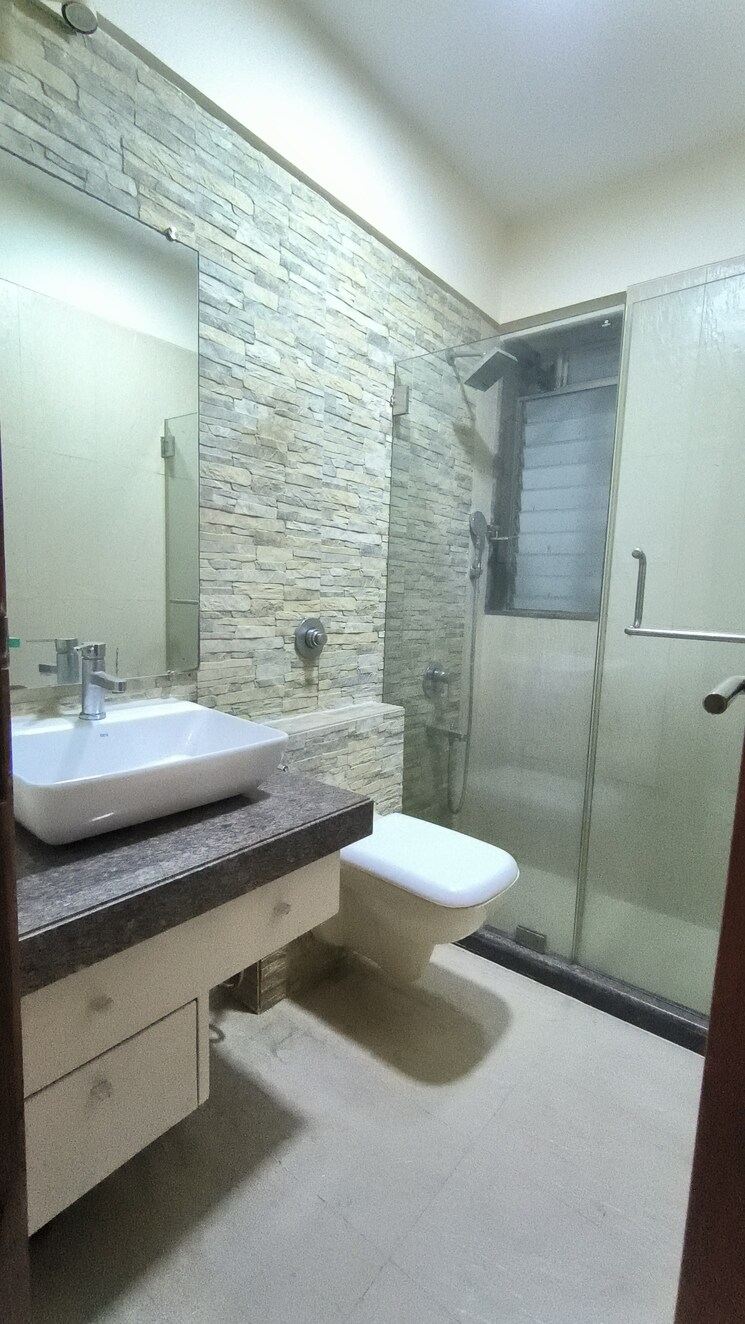 Bathroom, siddhivinayak-horizon 3 Bedroom 1300 Sq.Ft. Apartment In Prabhadevi Mumbai 8003669