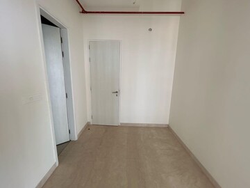 Room in 3 BHK Apartment at Indiabulls Sky Forest, Lower Parel – for Sale